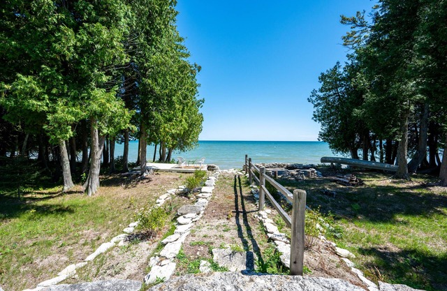 Lakeview Oasis Formerly Kinsey Bay Lakeshore Home
