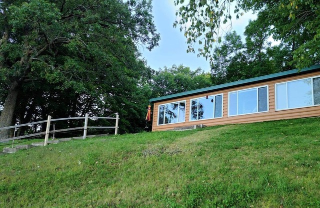 Lakeview Pet-Friendly Cabin on 6 Acres With 165ft of Shoreline