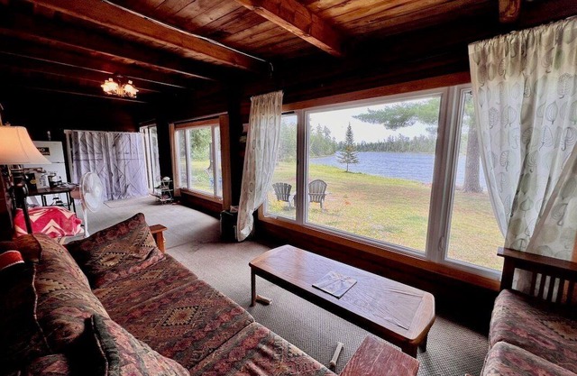 Lakeview Retreat by Four Mile Lake