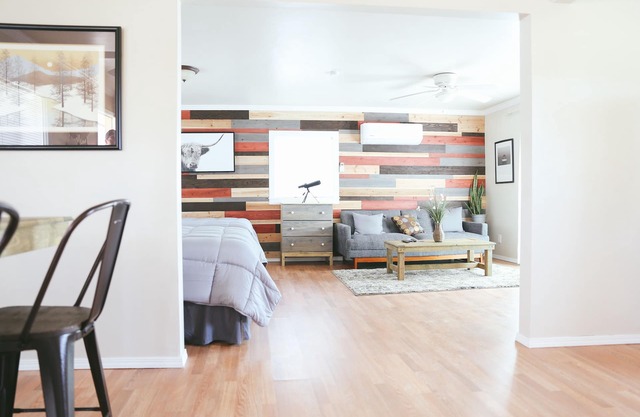 Lakeview Terrace Studio mit 2 Queensize-Betten!
