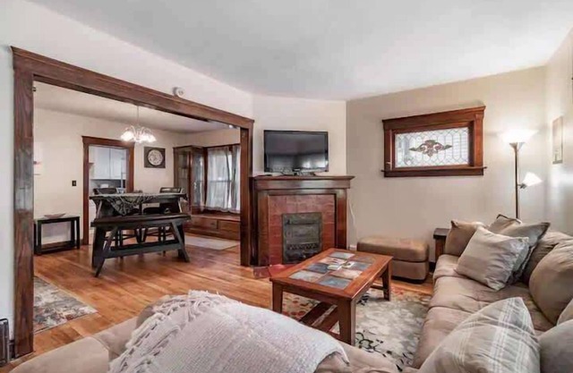 Lakewood Bed & Biscuit | Pet Friendly | Mins to LKWD Park