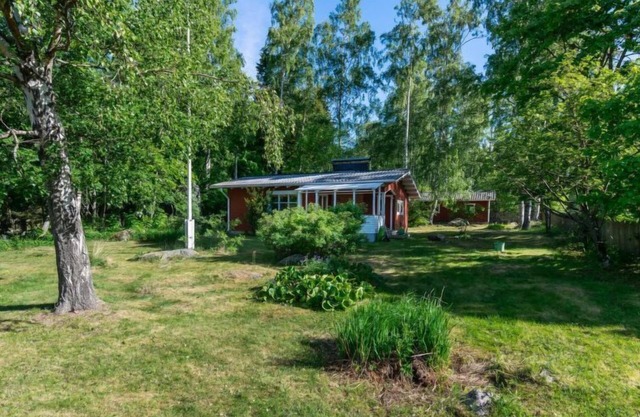 Lampaluodon punainen tupa by Interhome