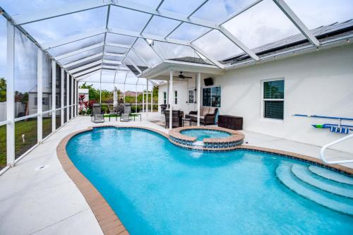 Lanai, Private Pool Lehigh Acres Home