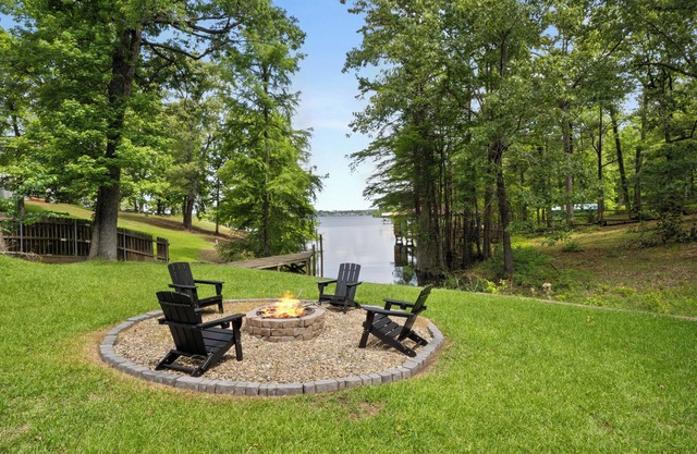 Lanan Lookout: Waterfront 3BR Retreat with Pier, Patio & Firepit