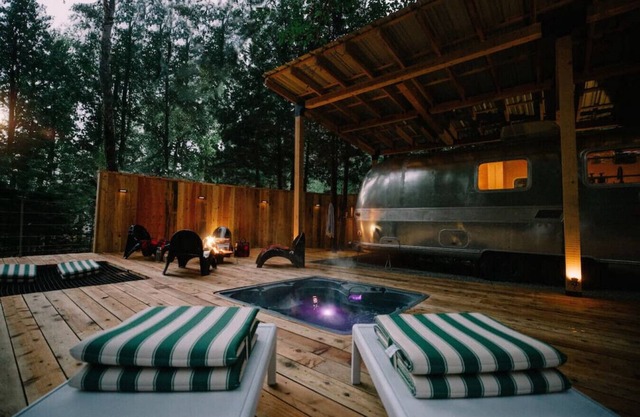 Land Yacht AirDream - 4 minutes to downtown Nevada City