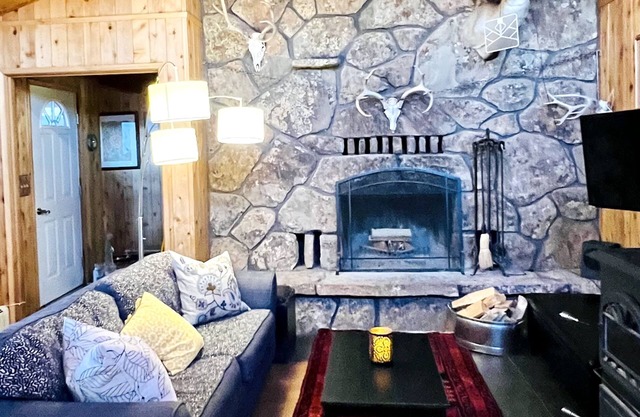 Lander Retreat - Gather overlooking downtown and the Wind River Mountains