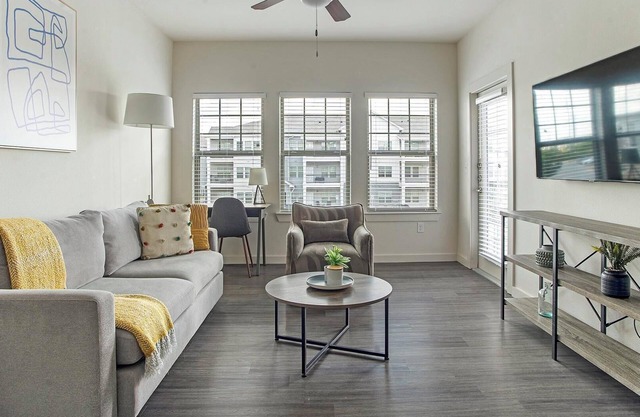 Landing | Amazing 1BD, Pool, Clubhouse