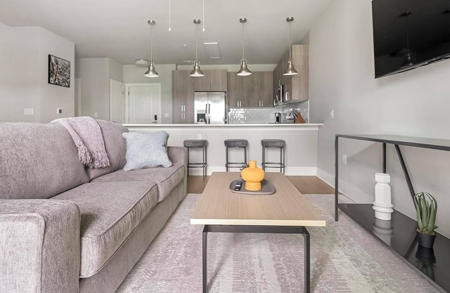 Landing | Amazing 1BD, Pool, Clubhouse