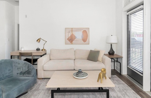 Landing | Amazing 2BD, Pool, Gym