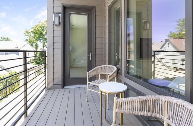 Landing at Baricelli - 2 Bedrooms in University Circle