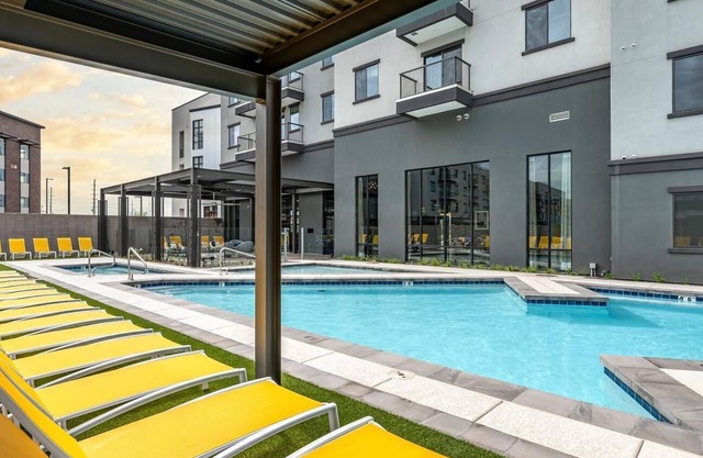 Landing at Brix Warehouse District - 1 Bedroom .
