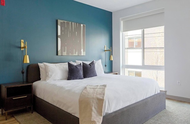Landing at Commons on Ludlow - 1 Bedroom in Uni.
