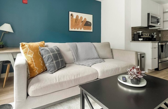 Landing at Copper Flats - 1 Bedroom in North Ph.