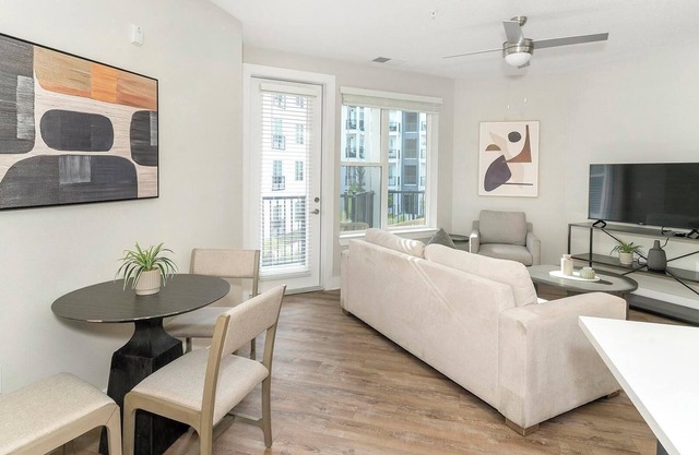 Landing at Eastborough - 2 Bedrooms in San Marco