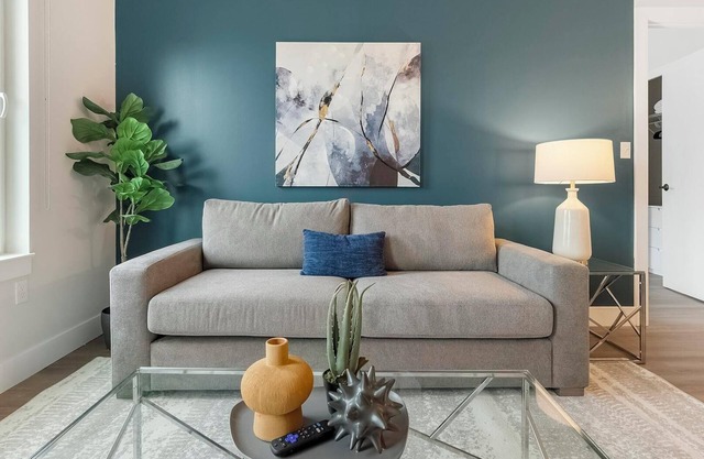 Landing at Hagert and York - 1 Bedroom in East .
