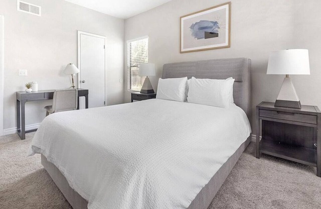 Landing at Helix Apartments - 1 Bedroom in Rancho Oakey