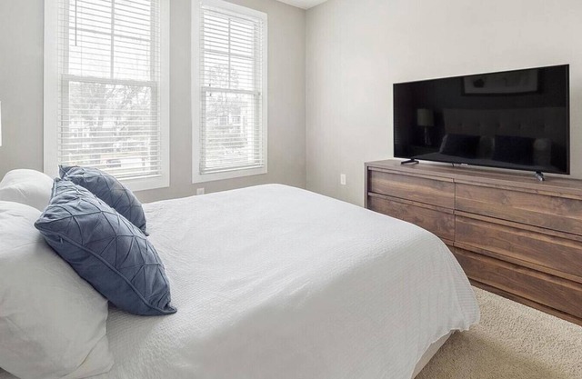 Landing at Heyward West Ashley - 2 Bedrooms in West Ashley