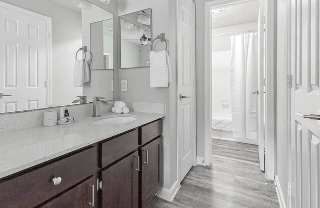 Landing at Ivy Urban Living - 1 Bedroom in Old East Dallas