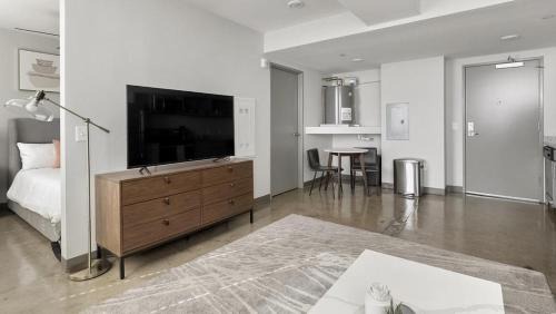 Landing at Lofts at American Life - 1 Bedroom in Central City