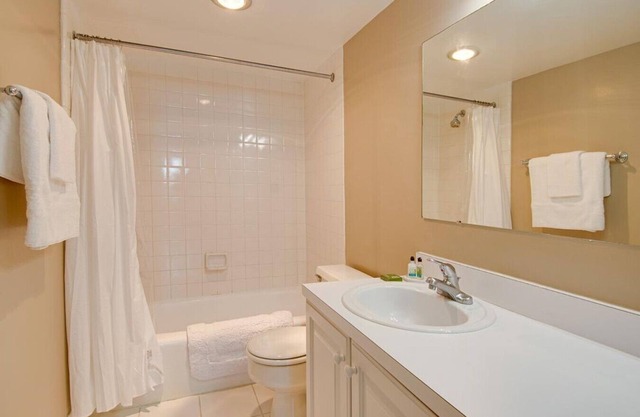 Landing at North Park Apartments - 2 Bedrooms in Friendship Heights Village