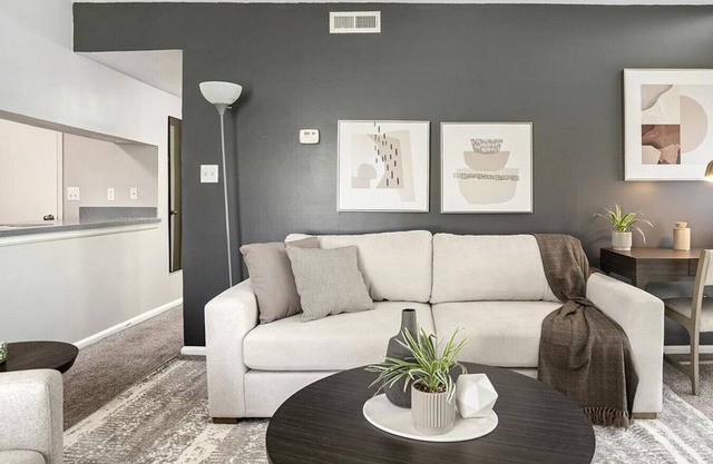 Landing at Park 2300 - 1 Bedroom in East Forest
