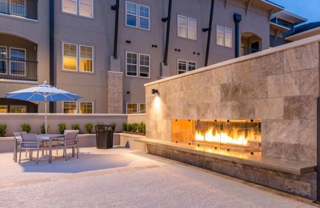 Landing at Park Rowe Village at Perkins Rowe - 2 Bedrooms in Oak Hills Place
