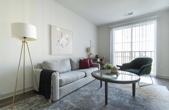 Landing at Pine 25 North End - 1 Bedroom in Try.