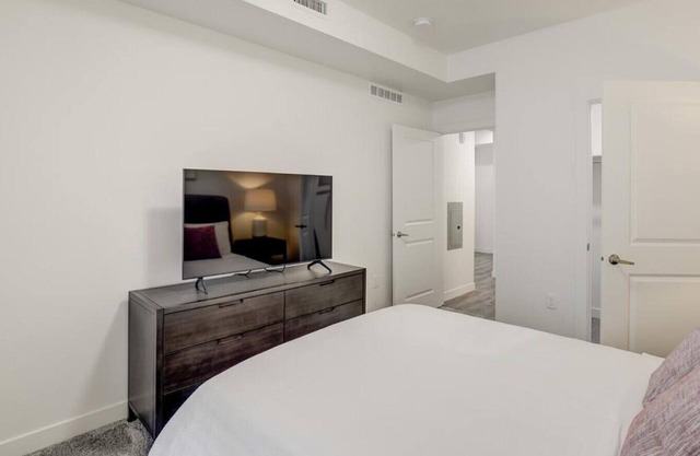 Landing at Rockpoint - 1 Bedroom in Independence At The Point