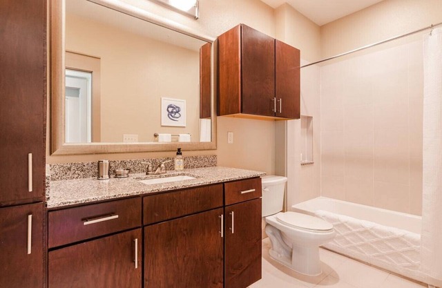 Landing at Telfair Lofts - 2 Bedrooms in Downtown Sugar Land