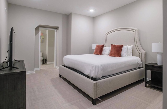 Landing at The 600 - 2 Bedrooms in Fountain Heights