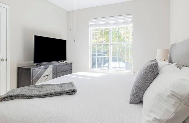 Landing at The Berkeley - 2 Bedrooms in Downtown Duluth