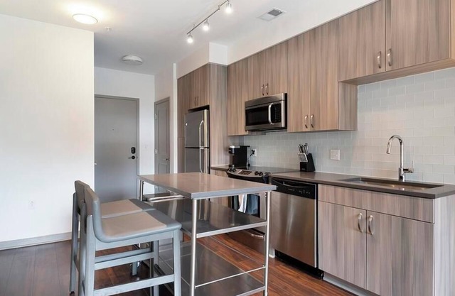 Landing at The Frasier - 1 Bedroom in Potomac Yard