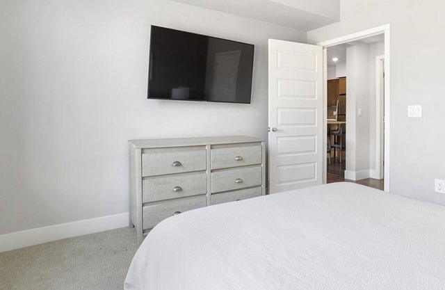 Landing at The Mercer - 1 Bedroom in Rhodes Ranch