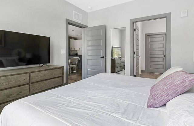 Landing at The Note - 2 Bedrooms in Northside