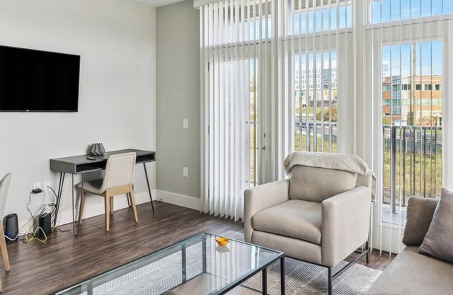 Landing at The Red Apartments - 2 Bedrooms in Madisonville