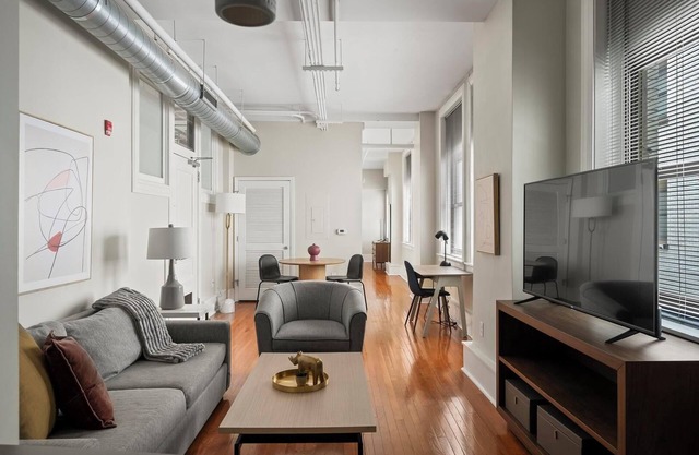 Landing at The Stahlman - 1 Bedroom in Downtown