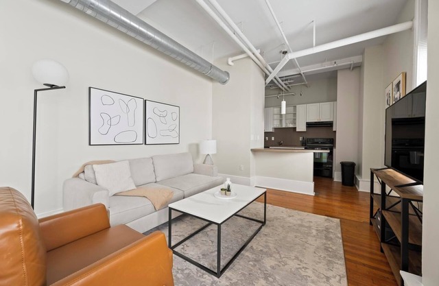 Landing at The Stahlman - 1 Bedroom in Downtown