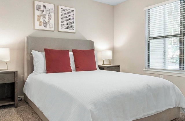 Landing at Vantage - 2 Bedrooms in Hancock