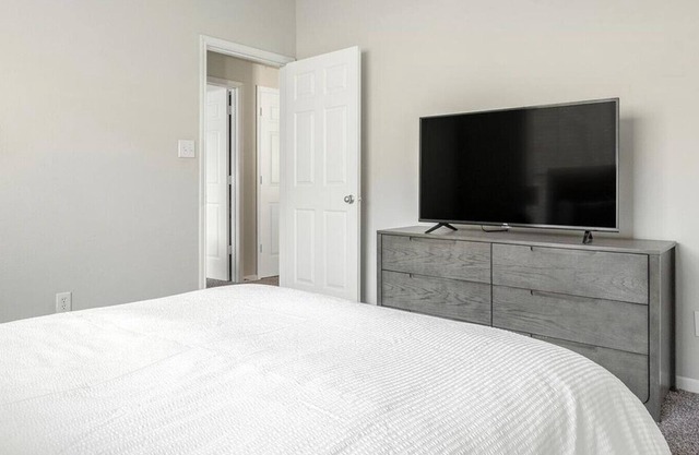 Landing at Whispering Pines Ranch - 3 Bedrooms in Alden Bridge
