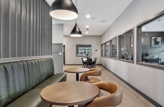 Landing at Willow Glen Lofts - 2 Bedrooms in Willow Springs