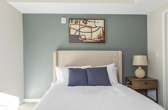 Landing at Winterfield at Midlothian Apartments - 1 Bedroom in Downtown Midlothian