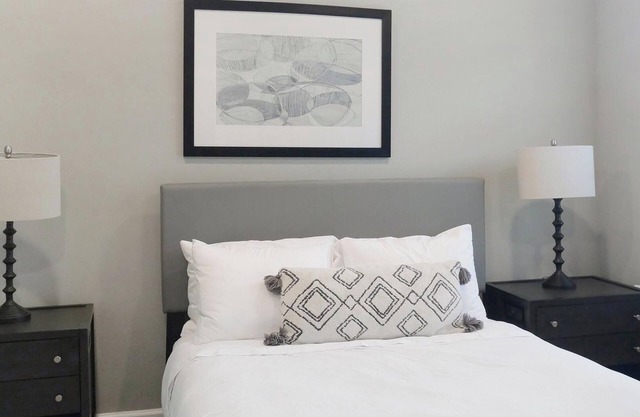 Landing | Beautiful 1BD, Yoga Studio, Pool