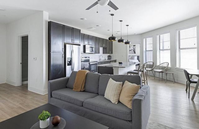 Landing | Beautiful 1BD, Courtyard, Clubhouse