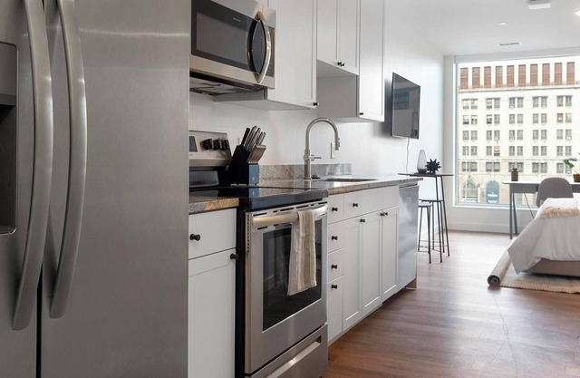 Landing | Beautiful 1BD, Gym, Clubhouse