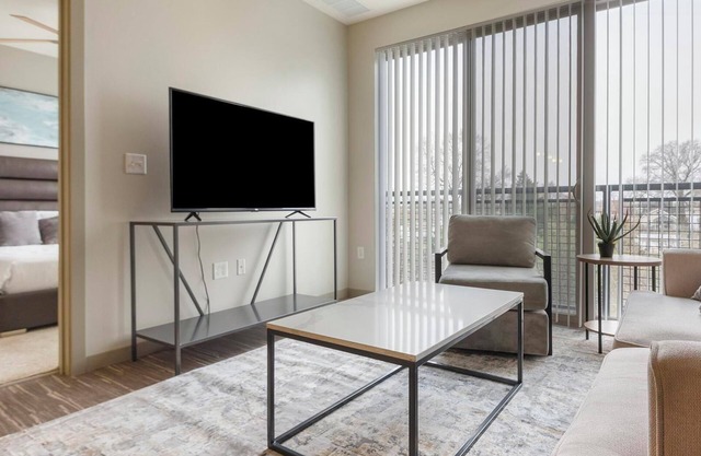 Landing | Beautiful 1BD, Gym, Courtyard