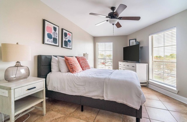 Landing at The Hive - 2 Bedrooms in Mid City North