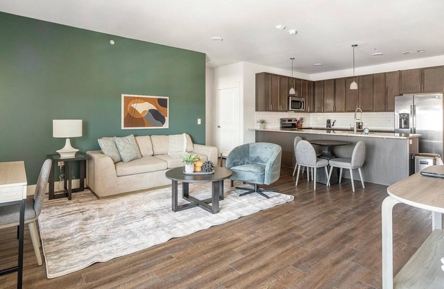Landing | Beautiful 2BD, Gym, Pool