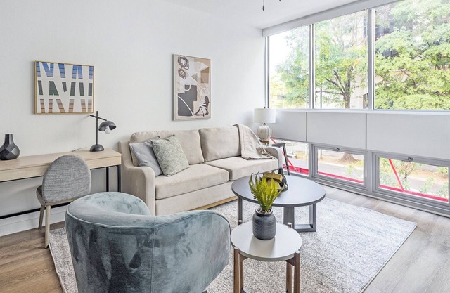 Landing | Beautiful 2BD, Gym, Rooftop Lounge