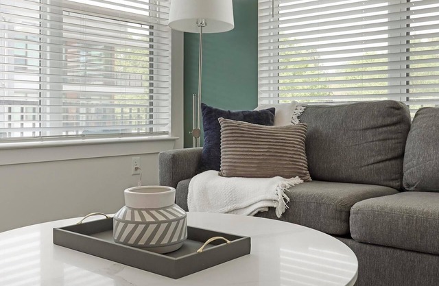 Landing | Beautiful 2BD, Clubhouse, Pool