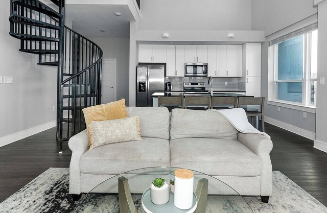 Landing at The Exchange - 2 Bedrooms in San Marco